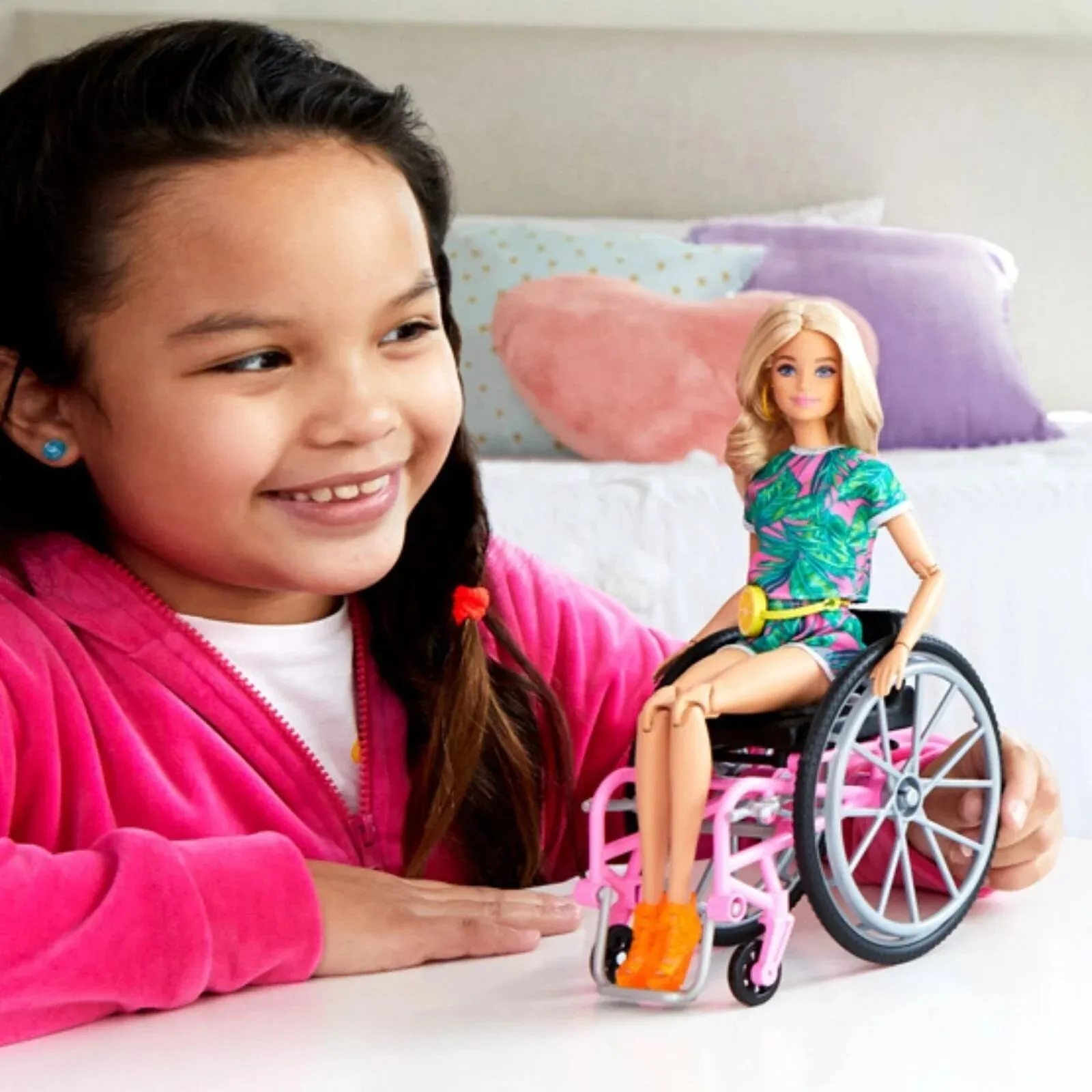 Barbie Fashionista with Wheelchair Set Blonde