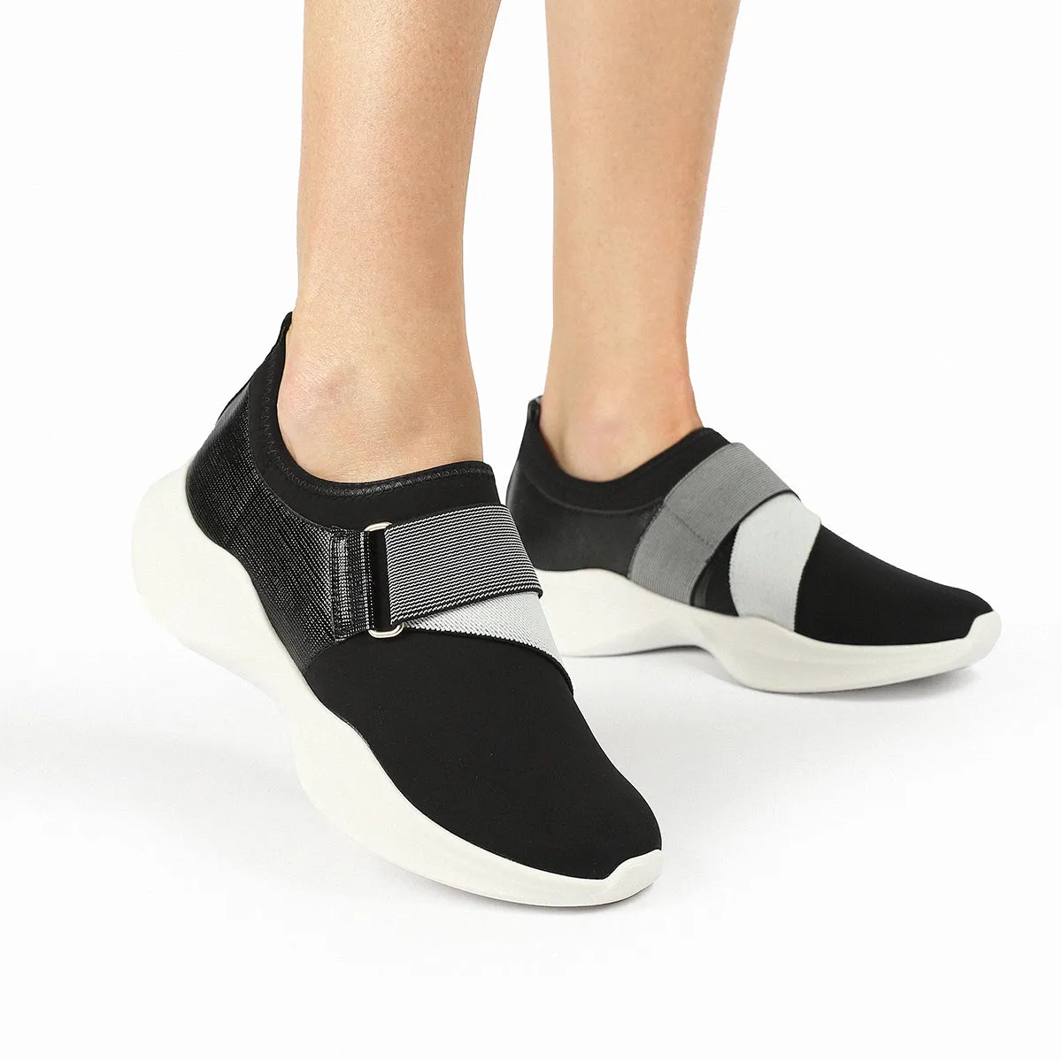 Black and White  Sneakers for Women (S015001)