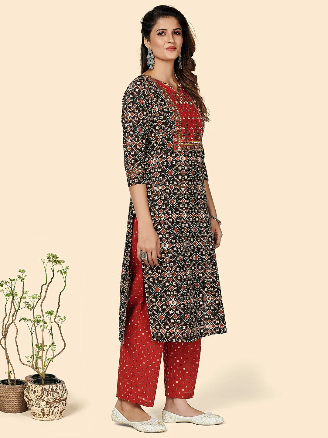 Women'S Patola Print & Embroidered Straight Cotton Black Stitched Kurta Pant With Dupatta