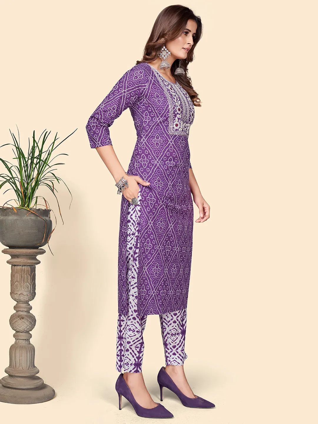 Women'S Print & Embroidered Straight Cotton Lavender Stitched Kurta Pant With Dupatta