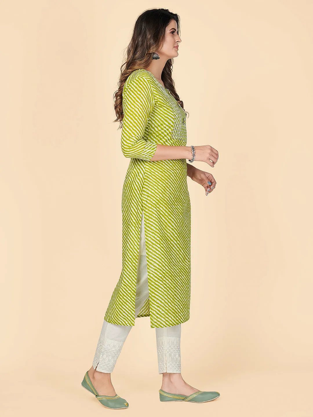 Women'S Printed & Gota Patti Straight Cotton Parrot Green Stitched Kurta