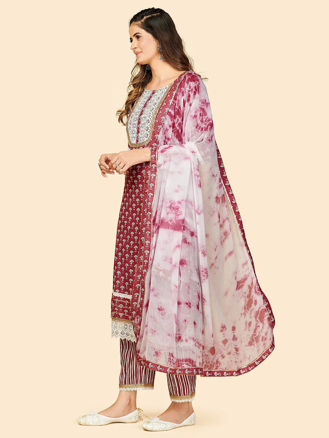 Women'S Printed & Lace Work Straight Cotton Magenta Stitched Kurta Pant With Dupatta